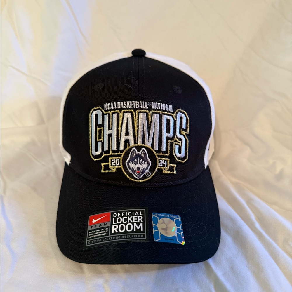 UCONN Huskies 2024 NCAA Basketball
National Champions Nike locker room hat,
NEW